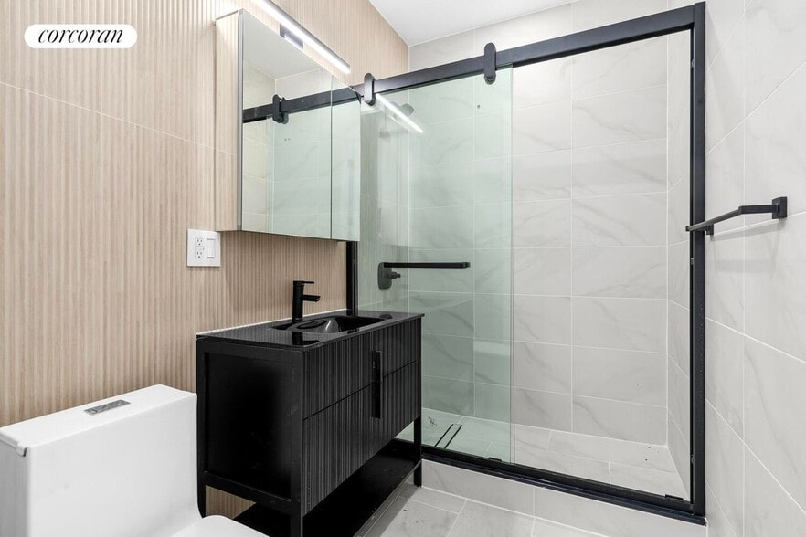 Building Photo - 11 Olive St