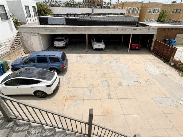 Building Photo - 1308 S Van Ness Ave