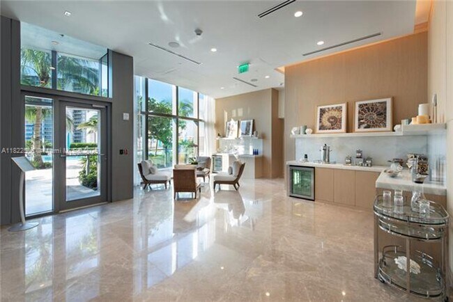 Building Photo - 15701 Collins Ave