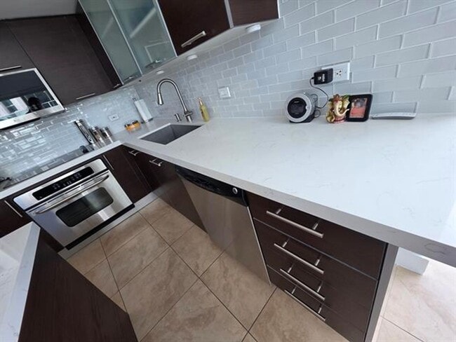 Building Photo - 41 SE 5th St