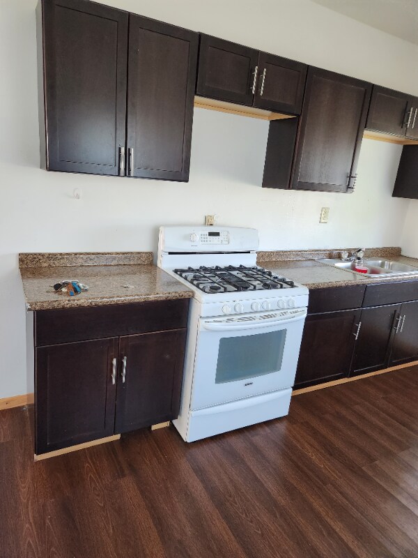 Building Photo - 409 Marshall St