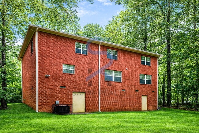 Building Photo - All-Electric Carey Park Gem – 3BR Just Minutes from Georgia Tech