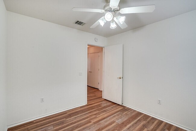 Building Photo - 1505 Strickland Dr
