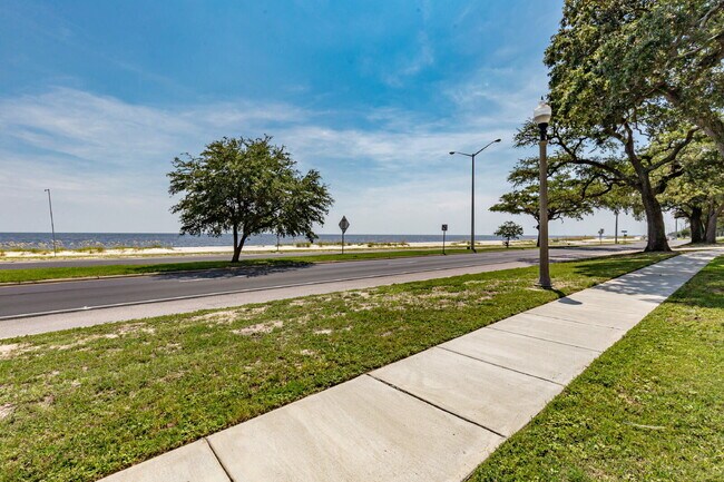 Building Photo - TDY Special! Furnished rental