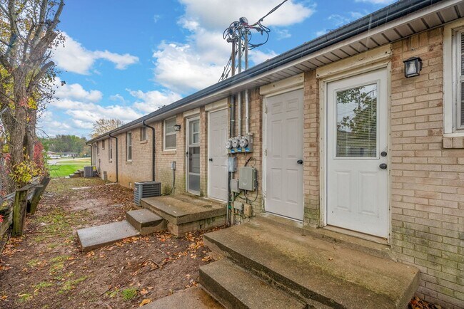 Building Photo - 125 Tandy Dr