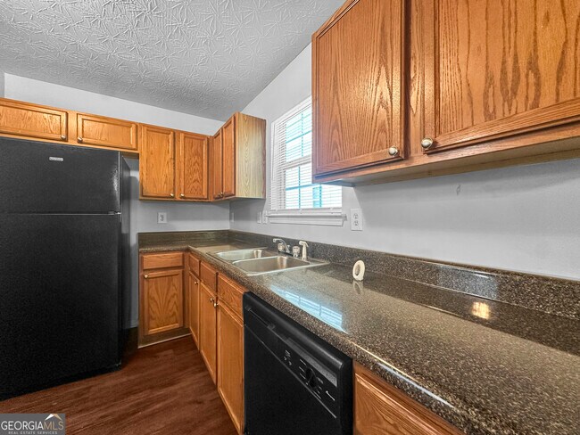 Building Photo - 417 Kirkland Dr