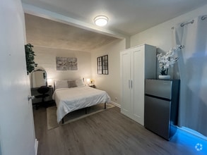 Building Photo - 7327 Sovereign Ct