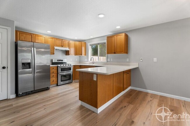 Building Photo - 8213 NE 38th Ct