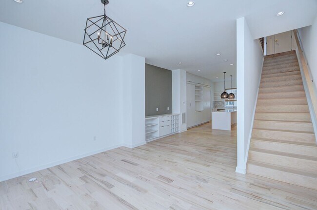 Building Photo - 2737 Shenandoah Ave