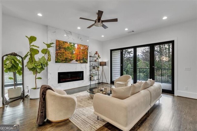 Building Photo - 1107 Briar Cove Cir
