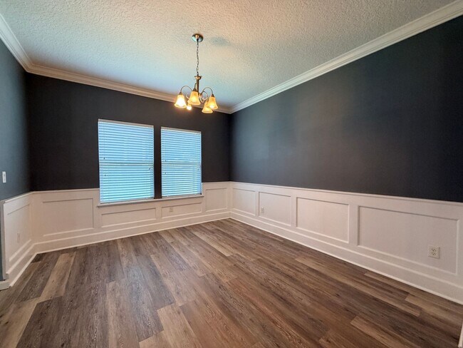 Building Photo - Spacious 5-Bedroom Home with Over 3,000 Sq. Ft. in a Fantastic Community!
