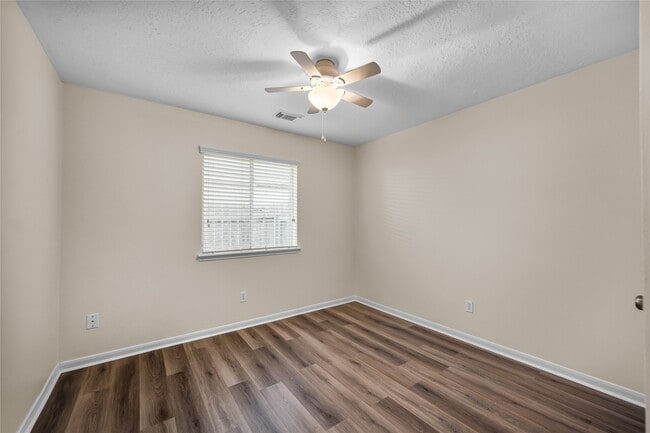 Building Photo - 1907 Heather Cove Ct