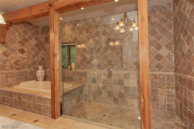 Building Photo - 7020 S Woodland Rd