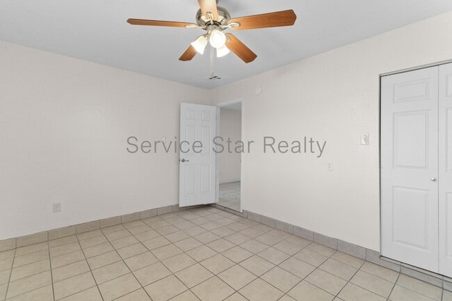 Building Photo - 3812 W Loma Ln