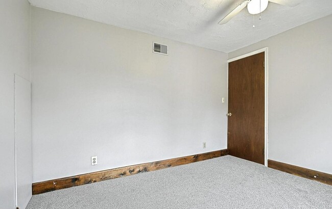 Building Photo - Beautiful 3 Bedroom, 1.5 Bath in Colonial West York!