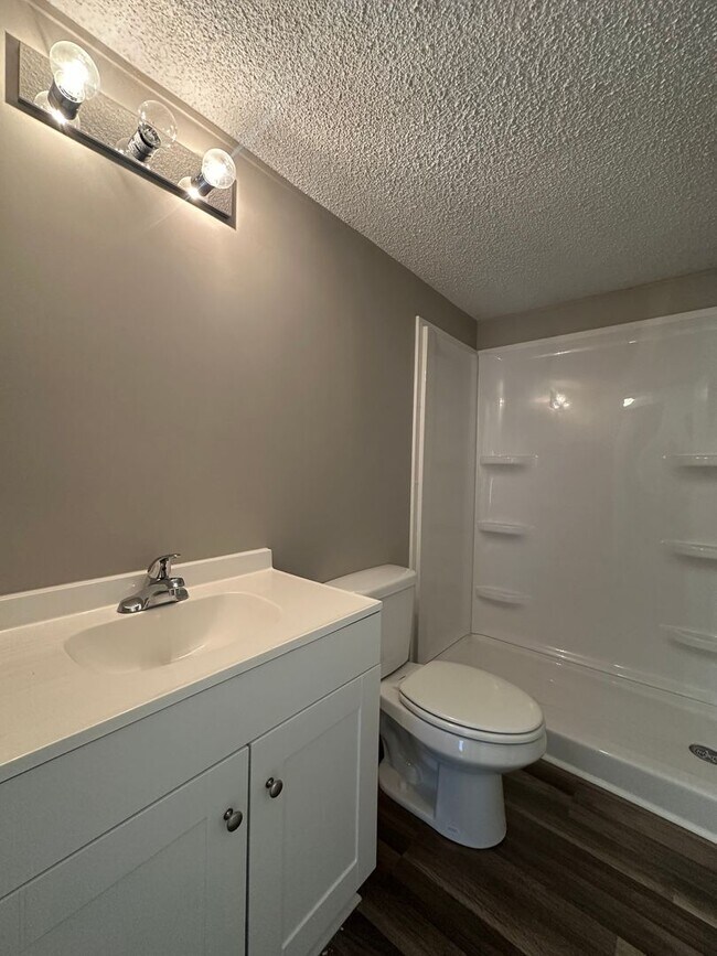 Building Photo - 114 Deer Rd