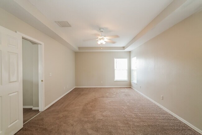Building Photo - 6322 36th Ct E