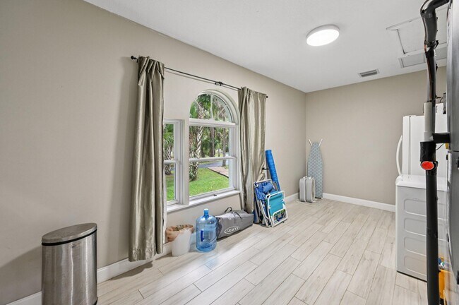 Building Photo - 9417 Whippoorwill Trail