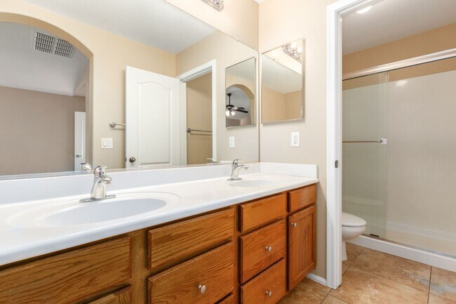 Building Photo - Beautiful 4 Bedroom Home in Johnson Ranch!