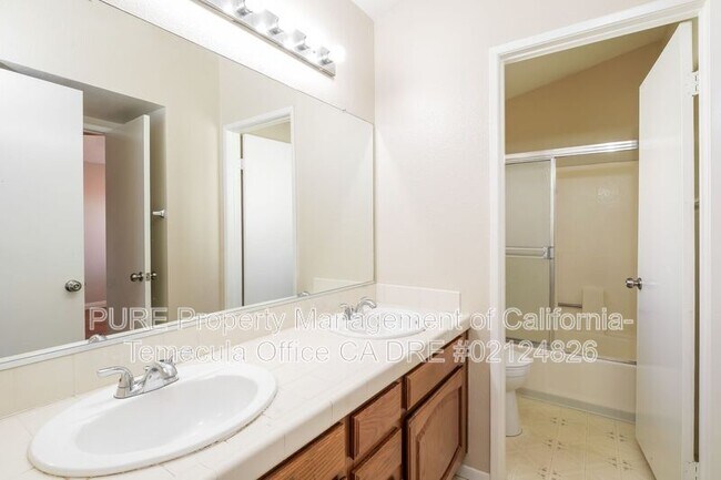 Building Photo - 45435 Piute St