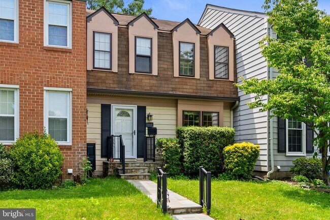 Building Photo - 2114 Lang Dr