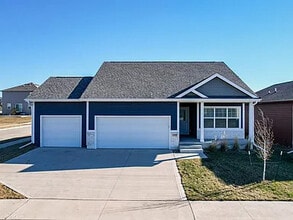 Building Photo - 1855 NE Little Beaver Dr