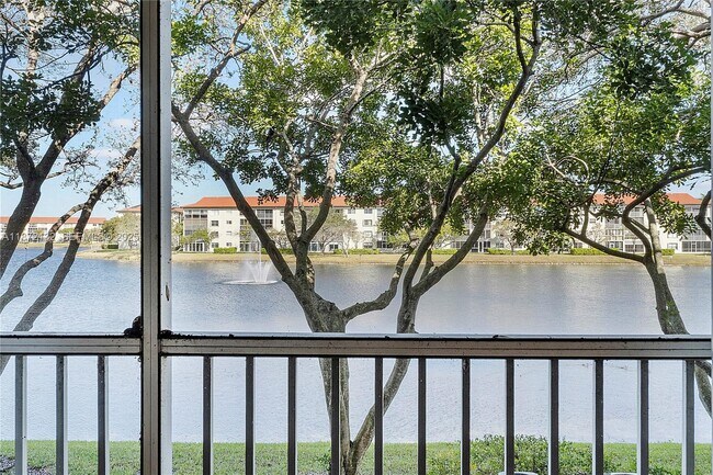 Building Photo - 12901 SW 15th Ct