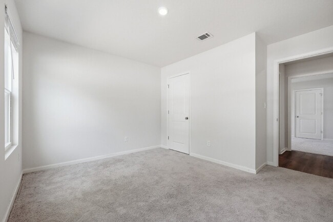 Building Photo - New community! Three bedrooms, two bathrooms and ready for you to move into!