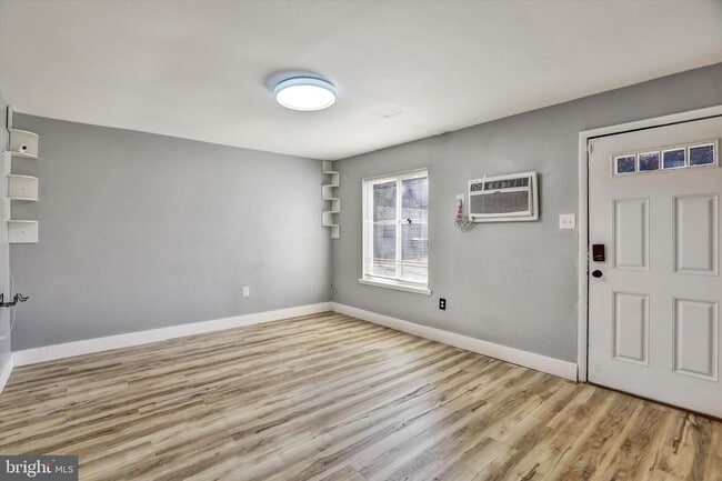 Building Photo - 63 Town Pines Ct