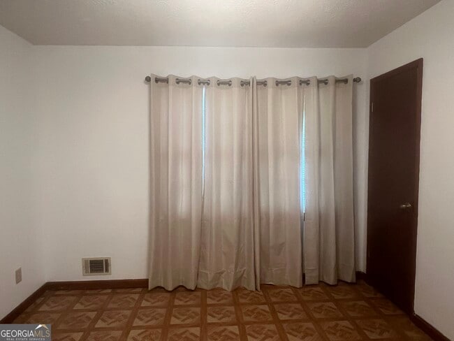 Building Photo - 40 Wagon Wheel Dr