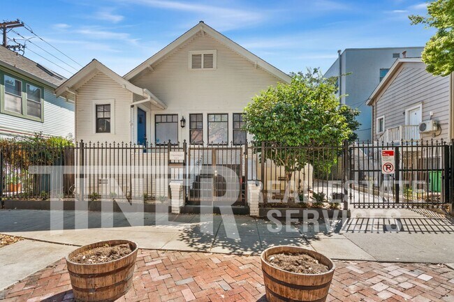 Primary Photo - 1321 17th St