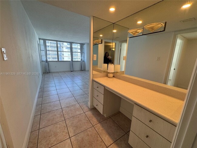 Building Photo - 18041 Biscayne Blvd