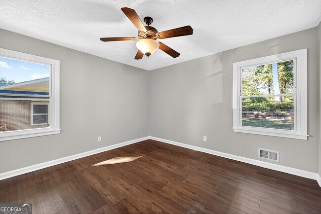 Building Photo - 2064 Gober Ave SE