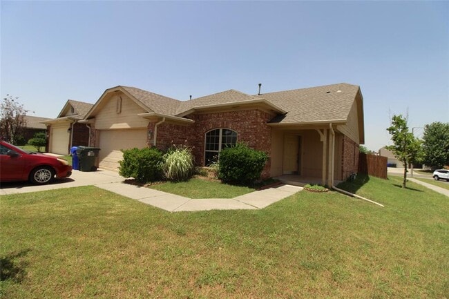 Building Photo - 2821 Edgemere Dr