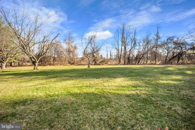 Building Photo - 31 Everett Dr