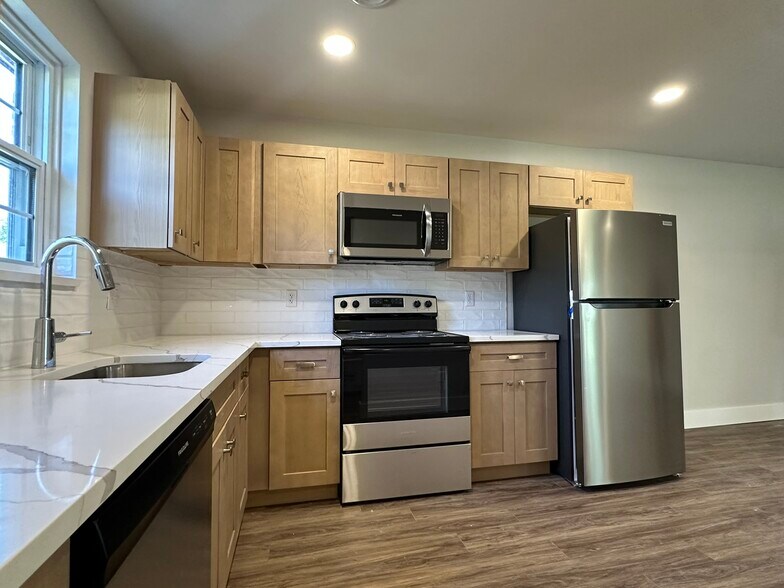 Building Photo - B8 Alpine Ct