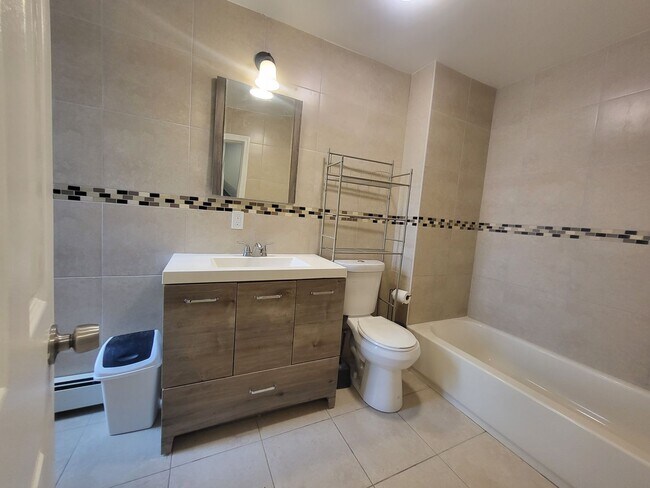 Building Photo - House for rent