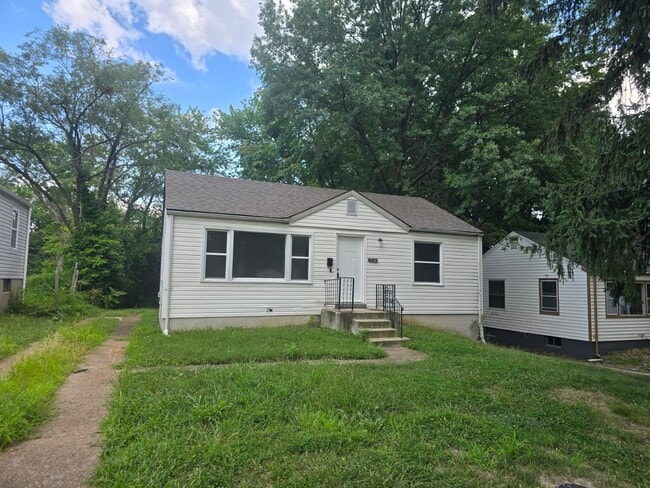 Building Photo - 7723 Monroe Dr