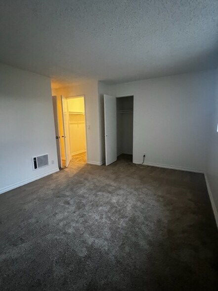 coat closet & walk in closet - 2929 W 190th St