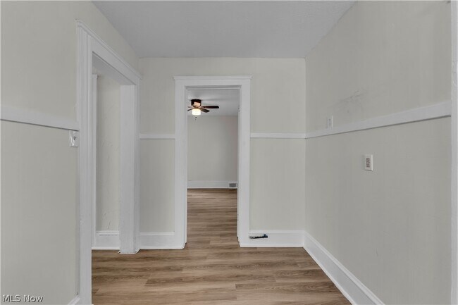 Building Photo - 2018 W 100th St
