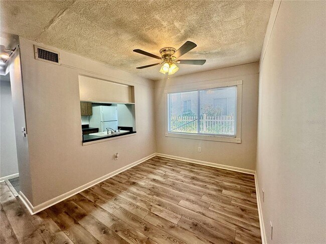 Building Photo - 606 Pavare Ct