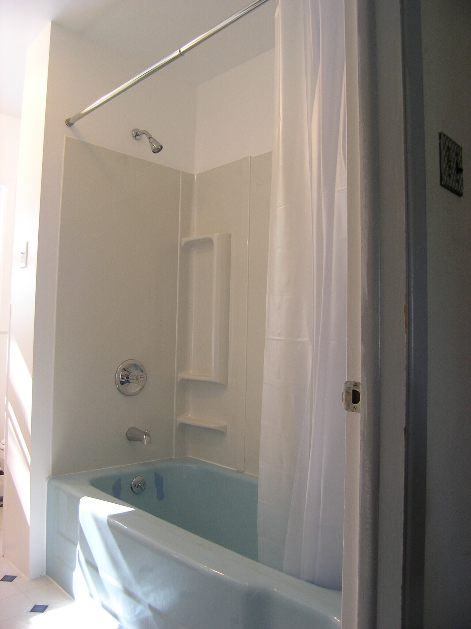 Building Photo - 396 W Clements Bridge Rd