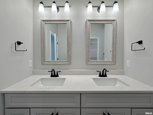 Building Photo - 7615 Walnut Bend Dr