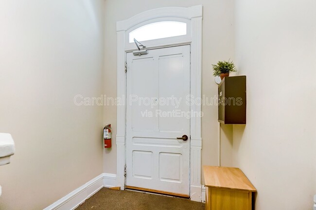 Building Photo - 2114 Kemper Ln