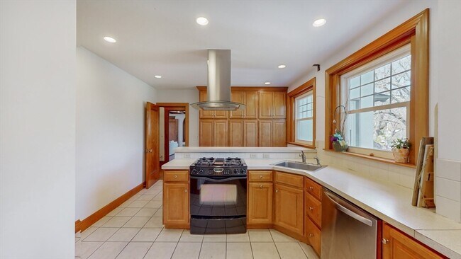 Building Photo - 52 Rockledge Rd