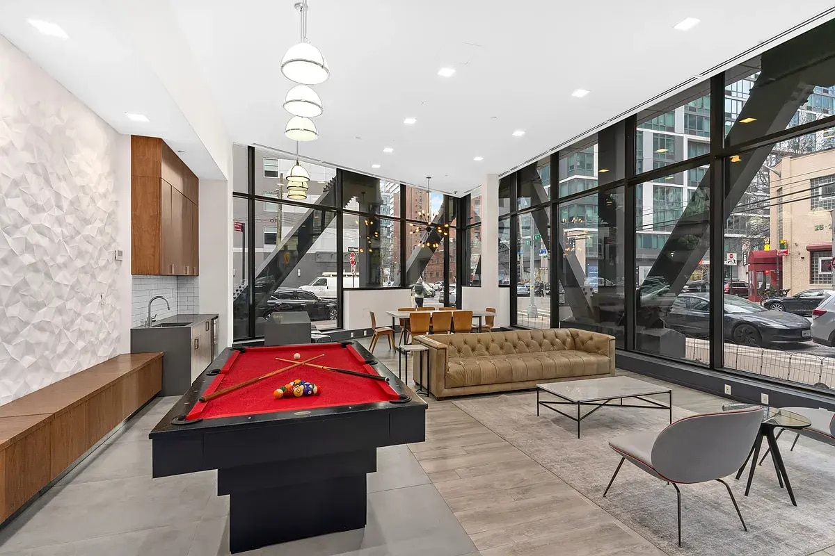 Common Area - 2521 43rd Ave