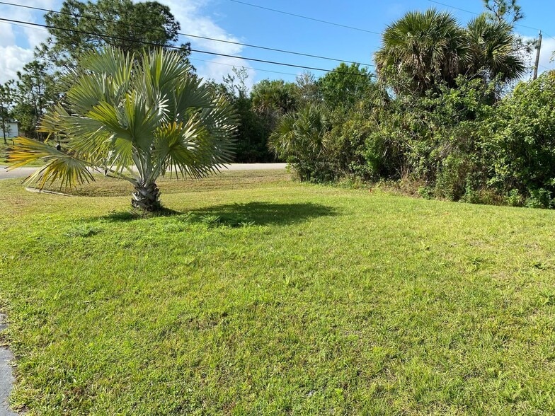 Building Photo - 3677 37th Ave NE