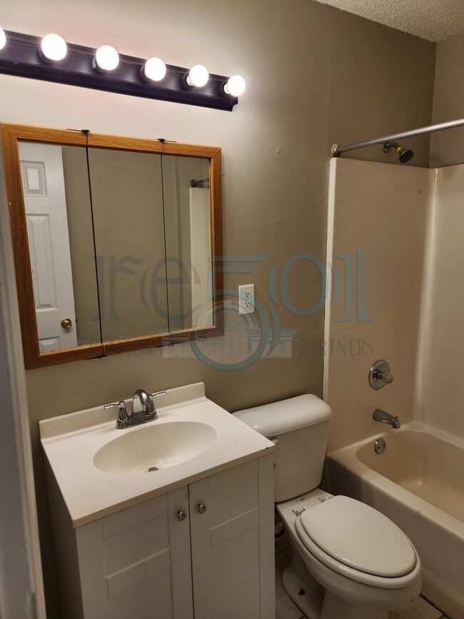 Building Photo - Ready For Showings! Great Find In North Little Rock