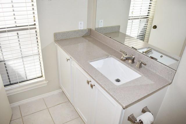 Building Photo - 2018 Cottage Oak Ln