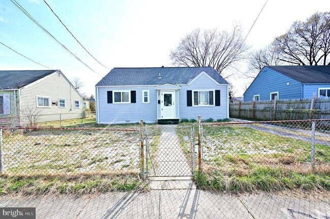 Building Photo - 2610 Lakehurst Ave